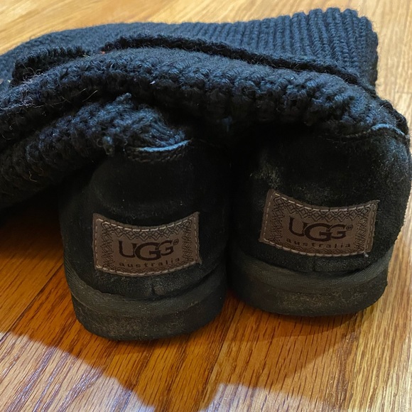 Ugg Women’s Classic Cardy Boots - Picture 3 of 3
